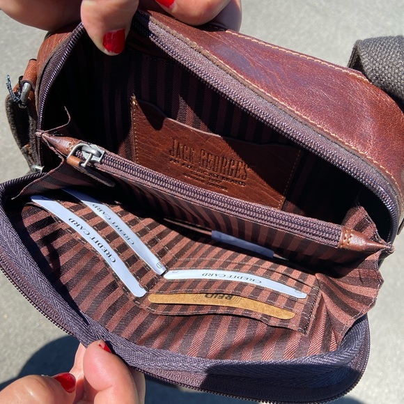 Jack George’s Voyager Crossbody Bag - Picture 2 of 4